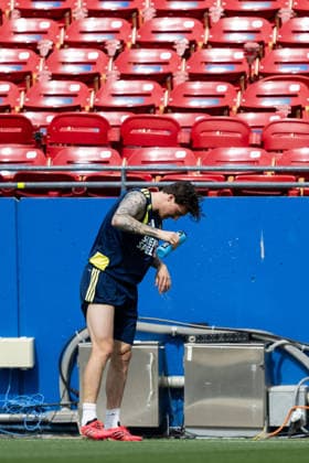 260609 Victor Nilsson Lindelöf of the Swedish national football team at a training session during day 2 of the FIFA World Cup 2026 on June 9, 2026 in Dallas Photo Petter Arvidson BILDBYRAN kod PA PA1225 fotboll football soccer fotball vm fotbolls vm fotball vm fotbolls vm 2026 fifa world cup 2026 träning practice training sverige sweden sverige a day 2 bbeng  Copyright: PETTERxARVIDSON BB260609PA027