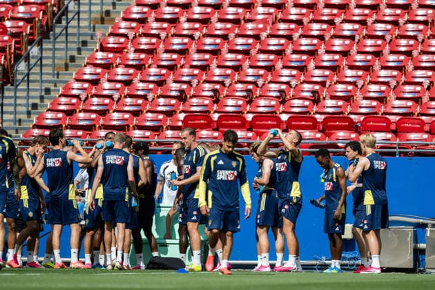 260609 Gustaf Lagerbielke during a cooling break at a training session during day 2 of the FIFA World Cup 2026 on June 9, 2026 in Dallas Photo Petter Arvidson BILDBYRAN kod PA PA1225 fotboll football soccer fotball vm fotbolls vm fotball vm fotbolls vm 2026 fifa world cup 2026 träning practice training sverige sweden sverige a day 2 bbeng  Copyright: PETTERxARVIDSON BB260609PA031