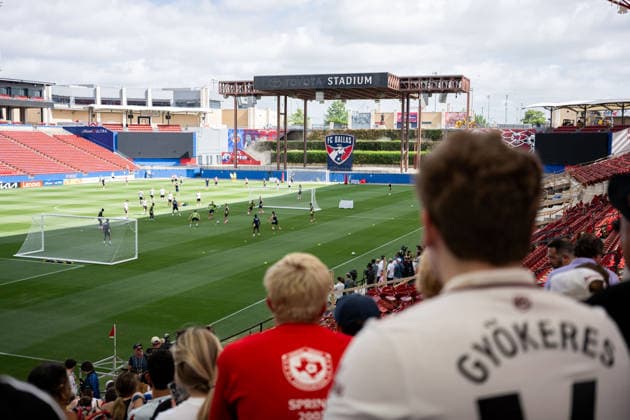 260609 Fans in the stands at a training session with Sweden during day 2 of the FIFA World Cup 2026 on June 9, 2026 in Dallas Photo Petter Arvidson BILDBYRAN kod PA PA1225 fotboll football soccer fotball vm fotbolls vm fotball vm fotbolls vm 2026 fifa world cup 2026 träning practice training sverige sweden sverige a day 2 bbeng publik  Copyright: PETTERxARVIDSON BB260609PA033