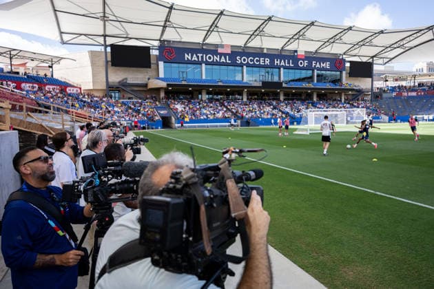 260609 TV crew at a training session with Sweden during day 2 of the FIFA World Cup 2026 on June 9, 2026 in Dallas Photo Petter Arvidson BILDBYRAN kod PA PA1225 fotboll football soccer fotball vm fotbolls vm fotball vm fotbolls vm 2026 fifa world cup 2026 träning practice training sverige sweden sverige a day 2 bbeng  Copyright: PETTERxARVIDSON BB260609PA055