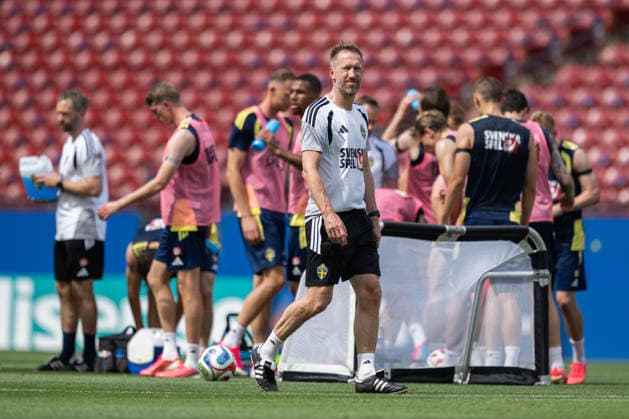 260609 Head coach Graham Potter of the Swedish national football team at a training session during day 2 of the FIFA World Cup 2026 on June 9, 2026 in Dallas Photo Petter Arvidson BILDBYRAN kod PA PA1225 fotboll football soccer fotball vm fotbolls vm fotball vm fotbolls vm 2026 fifa world cup 2026 träning practice training sverige sweden sverige a day 2 bbeng  Copyright: PETTERxARVIDSON BB260609PA065