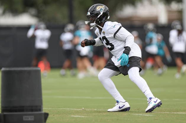 JACKSONVILLE, FL - JUNE 09: Jacksonville Jaguars linebacker Foyesade Oluokun (23) works on a drill during Minicamp on June 9, 2026 at Miller Electric Center in Jacksonville, Fl. (Photo by David Rosenblum Icon Sportswire) NFL, American Football Herren, USA JUN 09 Jacksonville Jaguars Minicamp EDITORIAL USE ONLY Icon260609161178