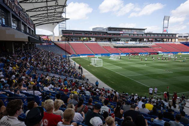 260609 Fans in the stands at a training session with Sweden during day 2 of the FIFA World Cup 2026 on June 9, 2026 in Dallas Photo Petter Arvidson BILDBYRAN kod PA PA1225 fotboll football soccer fotball vm fotbolls vm fotball vm fotbolls vm 2026 fifa world cup 2026 träning practice training sverige sweden sverige a day 2 bbeng  Copyright: PETTERxARVIDSON BB260609PA068