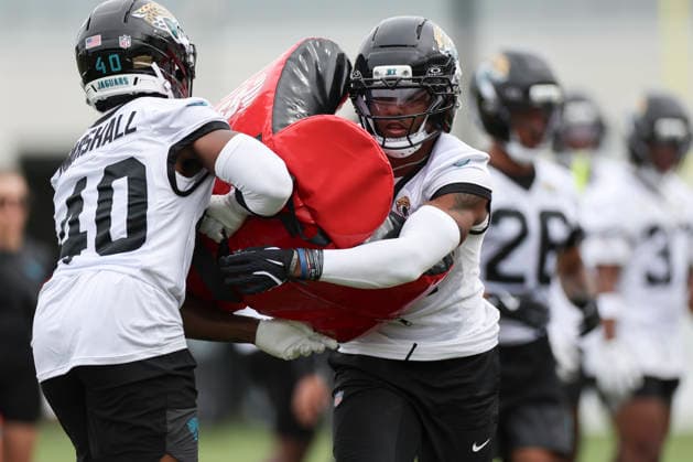 JACKSONVILLE, FL - JUNE 09: Jacksonville Jaguars cornerback Christian Braswell (21) works on a drill during Minicamp on June 9, 2026 at Miller Electric Center in Jacksonville, Fl. (Photo by David Rosenblum Icon Sportswire) NFL, American Football Herren, USA JUN 09 Jacksonville Jaguars Minicamp EDITORIAL USE ONLY Icon260609161383
