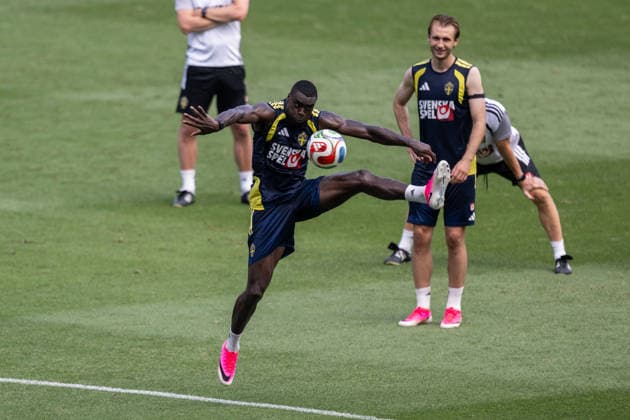 260609 Ken Sema of the Swedish national football team at a training session during day 2 of the FIFA World Cup 2026 on June 9, 2026 in Dallas Photo Petter Arvidson BILDBYRAN kod PA PA1225 fotboll football soccer fotball vm fotbolls vm fotball vm fotbolls vm 2026 fifa world cup 2026 träning practice training sverige sweden sverige a day 2 bbeng  Copyright: PETTERxARVIDSON BB260609PA071