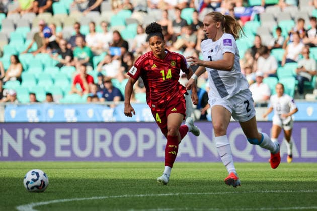 Ljubljana, Slovenia 09 06 2026 International womens World Cup qualifier Slovenia vs Germany Pictured from left Shekiera Martinez Germany and Lana Golob Slovenia Copyright: HMBxMedia MadeleinexFantini