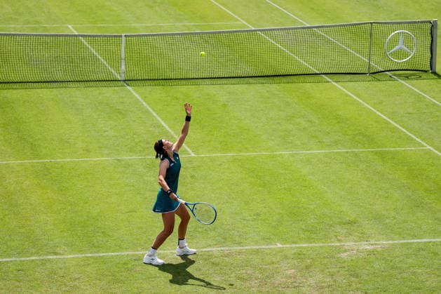 ROSMALEN, NETHERLANDS - JUNE 9: Greet Minnen of Belgium serves in her Women s Singles First Round match against Janice Tjen of Indonesia during Day 2 of the Libema Open Grass Court Championships at the Autotron on June 9, 2026 in Rosmalen, Netherlands.  Copyright: xRenexNijhuis MBxMediax