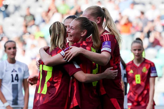 Janina Minge (Germany), Sarai Linder (Germany) und Camilla Kuever (Germany) jubeln, FIFA Women s World Cup 2027 Qualifier, Slovenia v Germany, Stadion Stozice am 09. June 2026 in Ljubljana, Slowenien. (Foto von Marco Steinbrenner DeFodi Images) Janina Minge (Germany), Sarai Linder (Germany) und Camilla Kuever (Germany) cheer, FIFA Women s World Cup 2027 Qualifier, Slovenia v Germany, Stadion Stozice, June 9, 2026 in Ljubljana, Slovenia. (Photo by Marco Steinbrenner DeFodi Images) - *** Janina Minge Germany , Sarai Linder Germany and Camilla Kuever Germany cheer, FIFA Women s World Cup 2027 Qualifier, Slovenia v Germany, Stadion Stozice on June 09, 2026 in Ljubljana, Slovenia Photo by Marco Steinbrenner DeFodi Images Janina Minge Germany , Sarai Linder Germany and Camilla Kuever Germany cheer, FIFA Women s World Cup 2027 Qualifier, Slovenia v Germany, Stadion Stozice, June 9, 2026 in Ljubljana, Slovenia Photo by Marco Steinbrenner DeFodi Images