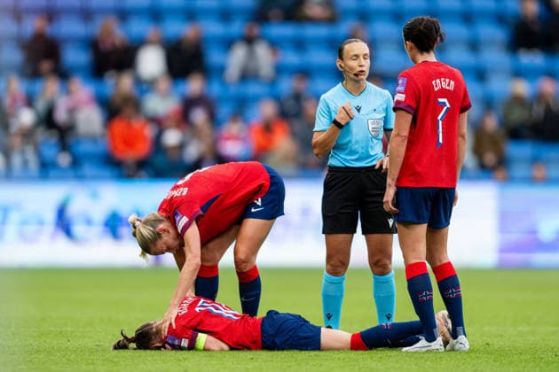 260609 Caroline Graham Hansen of Norway lying down during the FIFA Women s World Cup Qualifier football match between Norway and Austria on June 9, 2026 in Oslo Photo Marius Simensen BILDBYRAN COP 238 MM0070 bbeng fotball soccer football fotboll fifa world cup qualifiers vm kvalifisering kvinner vm kvalik landskamp dam norge norway austria osterrike  Copyright: MARIUSxSIMENSEN BB260609BB469