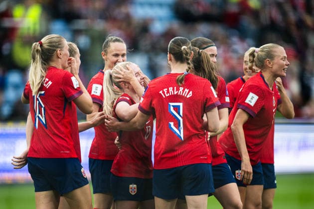 260609 Thea Bjelde of Norway celebrates with teammates after 1-0 during the FIFA Women s World Cup Qualifier football match between Norway and Austria on June 9, 2026 in Oslo. Photo: Jon Olav Nesvold BILDBYRAN COP 217 MM0070 bbeng fotball soccer football fotboll FIFA World Cup, WM, Weltmeisterschaft, Fussball qualifiers vm-kvalifisering kvinner vm kvalik landskamp dam norge norway austria osterrike jubel *** 260609 Thea Bjelde of Norway celebrates with teammates after 1 0 during the FIFA Women s World Cup Qualifier football match between Norway and Austria on June 9, 2026 in Oslo Photo Jon Olav Nesvold BILDBYRAN COP 217 MM0070 bbeng fotball soccer football fotboll fifa world cup qualifiers vm kvalifisering kvinner vm kvalik landskamp dam norge norway austria osterrike jubel  Copyright: JONxOLAVxNESVOLD BB260609JE019