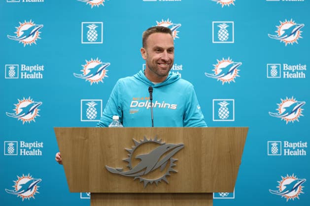 MIAMI GARDNES, FL - JUNE 09: Miami Dolphins head coach Jeff Hafley speaks with reporters during the Miami Dolphins OTA on Tuesday, June 9, 2026 at Baptist Health Training Complexr in Miami Gardens, FL (Photo by Peter Joneleit Icon Sportswire) NFL, American Football Herren, USA JUN 09 Miami Dolphins OTA EDITORIAL USE ONLY Icon260609013