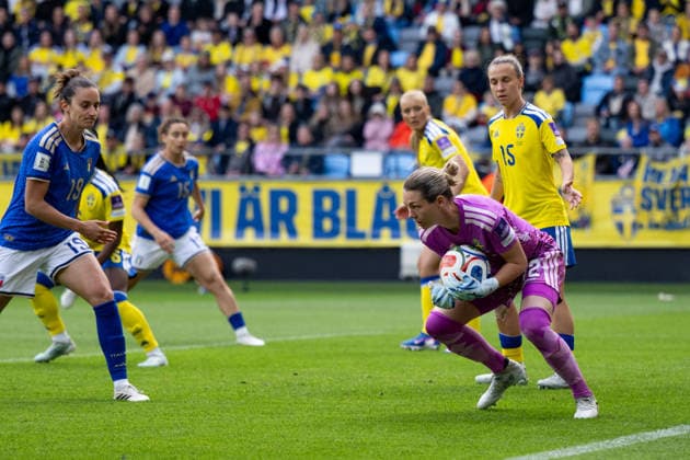 260609 Goalkeeper Jennifer Falk of Sweden during the FIFA Women s World Cup Qualifier football match between Sweden and Italy on June 9, 2026 in Gothenburg Photo Mathias Bergeld BILDBYRAN code MB CS0935 fotboll football soccer fotball vm kval kval fifa womens world cup qualifier qualifier sverige sweden italien italy dam bbeng  Copyright: MATHIASxBERGELD BB260609MB035
