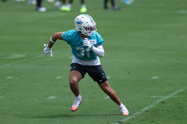 MIAMI GARDNES, FL - JUNE 09: Miami Dolphins safety Michael Taaffe (31) runs drills during the Miami Dolphins OTA on Tuesday, June 9, 2026 at Baptist Health Training Complexr in Miami Gardens, FL (Photo by Peter Joneleit Icon Sportswire) NFL, American Football Herren, USA JUN 09 Miami Dolphins OTA EDITORIAL USE ONLY Icon260609035