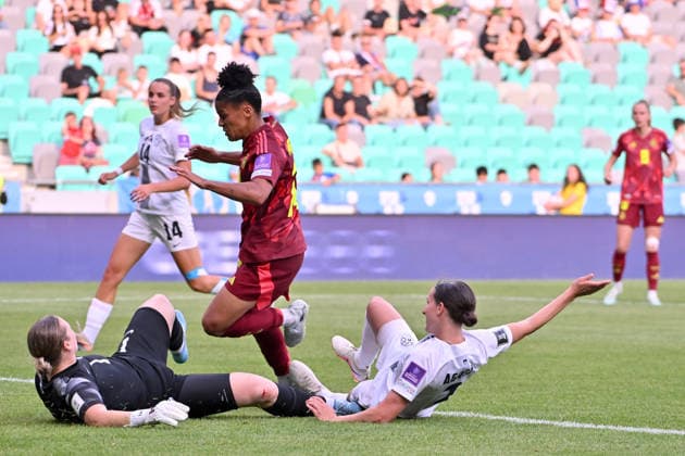 LJUBLJANA, SLOVENIA - JUNE 09: Shekiera Martinez of Germany (C) in action and score against Zala Mersnik of Slovenia (L) during the UEFA Women’s European Qualifiers for 2027 World Cup match between Slovenia and Germany at Stadium Stozice, Ljubljana on June 09, 2026 in Ljubljana, Slovenia. (Photo by Igor Kupljenik Sports Press Photo).  Copyright: xIgorxKupljenikx xSPPx Sportspressphoto_SPR164011