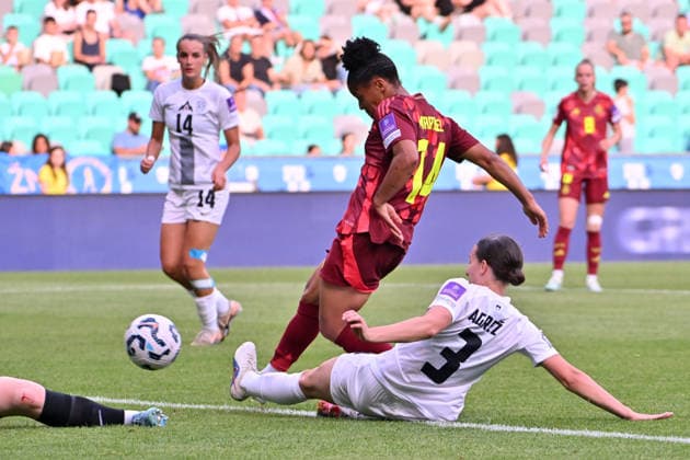 LJUBLJANA, SLOVENIA - JUNE 09: Shekiera Martinez of Germany (C) in action and score against Sara Agrez of Slovenia (2R) during the UEFA Women’s European Qualifiers for 2027 World Cup match between Slovenia and Germany at Stadium Stozice, Ljubljana on June 09, 2026 in Ljubljana, Slovenia. (Photo by Igor Kupljenik Sports Press Photo).  Copyright: xIgorxKupljenikx xSPPx Sportspressphoto_SPR164013