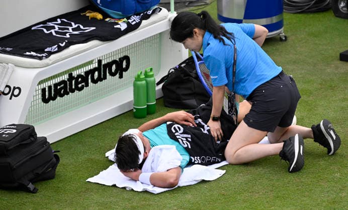 Daniel Altmaier GER injured Injury Treatment break Physio Physiotherapist Tennis Men BOSS Open ATP 250 Stuttgart 2026 Weissenhof BOSS Open ATP 250 Stuttgart 2026