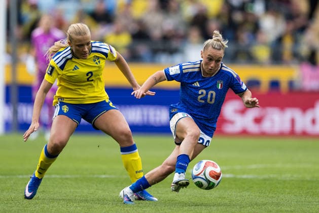 260609 Smilla Holmberg of Sweden and Giada Greggi of Italy during the FIFA Women s World Cup Qualifier football match between Sweden and Italy on June 9, 2026 in Gothenburg Photo Michael Erichsen BILDBYRAN COP 89 CS0935 fotboll football soccer fotball vm kval kval fifa womens world cup qualifier qualifier sverige sweden italien italy dam bbeng  Copyright: MICHAELxERICHSEN BB260609MI025
