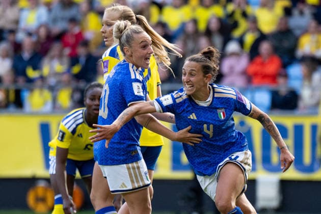 260609 Federica D Auria of Italy celebrates after 0 1 during the FIFA Women s World Cup Qualifier football match between Sweden and Italy on June 9, 2026 in Gothenburg Photo Mathias Bergeld BILDBYRAN kod MB CS0935 fotboll football soccer fotball vm kval kval fifa womens world cup qualifier qualifier sverige sweden italien italy dam bbeng jubel  Copyright: MATHIASxBERGELD BB260609MB046