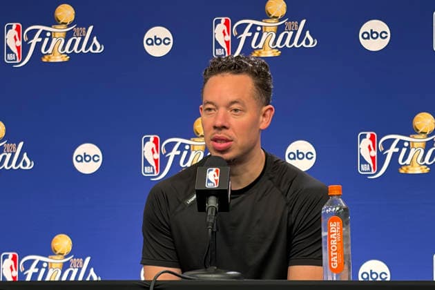 San Antonio Spurs coach Mitch Johnson speaks during a press conference, PK, Pressekonferenz in New York, USA, 09 June 2026. Johnson said that Victor Wembanyama, the team’s star player, is developing organically in his first NBA, Basketball Herren, USA Finals and is on his way to becoming one of the league’s greatest players. He’s exactly on the path of the NBA’s greats. Over the past three years, his body has evolved while his game and his mindset have also matured and grown. It’s an organic process. Mitch Johnson: Wembanyama is on his way to joining the NBA s elite !ACHTUNG: NUR REDAKTIONELLE NUTZUNG!  Copyright: xJanxTéllezxAsensiox AME011 20260609-55020546013_1