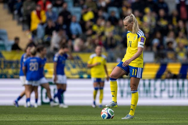 260609 Stina Blackstenius of Sweden looks dejected after 0 1 during the FIFA Women s World Cup Qualifier football match between Sweden and Italy on June 9, 2026 in Gothenburg Photo Michael Erichsen BILDBYRAN COP 89 CS0935 fotboll football soccer fotball vm kval kval fifa womens world cup qualifier qualifier sverige sweden italien italy dam bbeng depp  Copyright: MICHAELxERICHSEN BB260609MI031