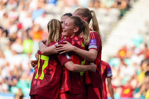 Ljubljana, Slovenia 09 06 2026 International womens World Cup qualifier Slovenia vs Germany In the picture from left Janina Minge Germany , Sarai Linder Germany and her teammates cheer after the own goal to 0 1 for Germany by Lara Prasnikar Slovenia Copyright: HMBxMedia MadeleinexFantini