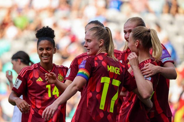 Ljubljana, Slovenia 09 06 2026 International Womens World Cup Qualifier Slovenia vs Germany Pictured from left Shekiera Martinez Deutschlabd , Janina Minge Germany , Sarai Linder Germany and her teammates cheer after the own goal to 0 1 for Germany by Lara Prasnikar Slovenia Copyright: HMBxMedia MadeleinexFantini