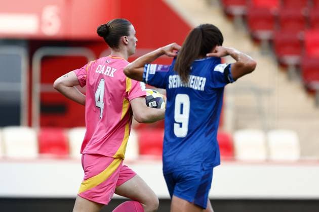 Jenna Clark of Scotland Women celebrates their goal to make it 0-2 Israel Women v Scotland Women, FIFA 2027 Women s World Cup Qualifying, Football, Bozsnik Arena, Budapest, Hungary - 09 Jun 2026Budapest Bozsnik Arena Hungary EDITORIAL USE ONLY No use with unauthorised audio, video, data, fixture lists, club league logos or live services. Online in-match use limited to 120 images, no video emulation. No use in betting, games or single club league player publications. Copyright: xNikolaxKrstic Shutterstockx 16911191ap