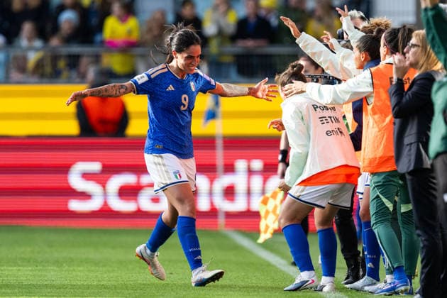 260609 Martina Piemonte of Italy celebrates after 0 2 during the FIFA Women s World Cup Qualifier football match between Sweden and Italy on June 9, 2026 in Gothenburg Photo Carl Sandin BILDBYRAN code CS CS0935 fotboll football soccer fotball vm kval kval fifa womens world cup qualifier qualifier sverige sweden italien italy dam bbeng jubel  Copyright: CARLxSANDIN BB260609CS023