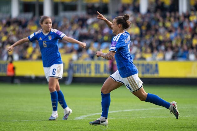 260609 Federica D Auria of Italy celebrates after 0 1 during the FIFA Women s World Cup Qualifier football match between Sweden and Italy on June 9, 2026 in Gothenburg Photo Mathias Bergeld BILDBYRAN kod MB CS0935 fotboll football soccer fotball vm kval kval fifa womens world cup qualifier qualifier sverige sweden italien italy dam bbeng jubel  Copyright: MATHIASxBERGELD BB260609MB053