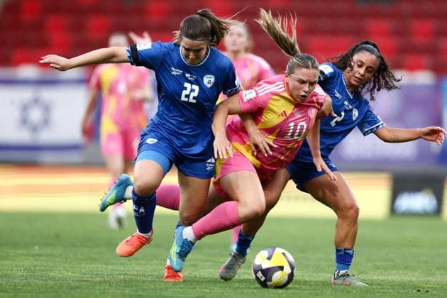 Kirsty Hanson of Scotland Women is challenged by Talma Tal of Israel Women and Hili Shalom of Israel Women Israel Women v Scotland Women, FIFA 2027 Women s World Cup Qualifying, Football, Bozsnik Arena, Budapest, Hungary - 09 Jun 2026Budapest Bozsnik Arena Hungary EDITORIAL USE ONLY No use with unauthorised audio, video, data, fixture lists, club league logos or live services. Online in-match use limited to 120 images, no video emulation. No use in betting, games or single club league player publications.  Copyright: xNikolaxKrstic Shutterstockx 16911191au