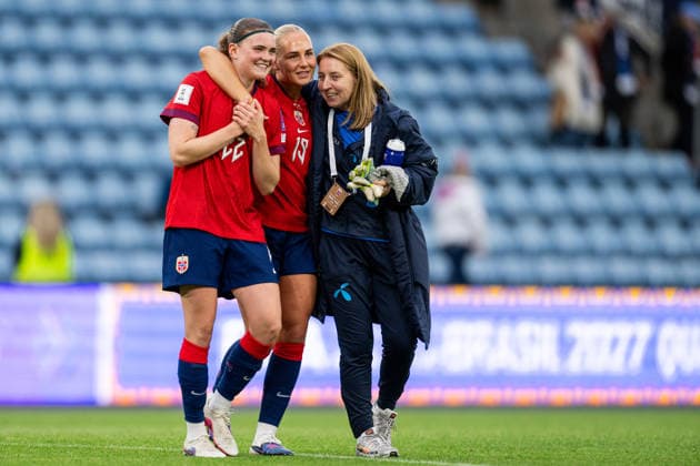 260609 Signe Gaupset and Cathinka Tandberg of Norway after the FIFA Women s World Cup Qualifier football match between Norway and Austria on June 9, 2026 in Oslo Photo Marius Simensen BILDBYRAN COP 238 MM0070 bbeng fotball soccer football fotboll fifa world cup qualifiers vm kvalifisering kvinner vm kvalik landskamp dam norge norway austria osterrike  Copyright: MARIUSxSIMENSEN BB260609BB593