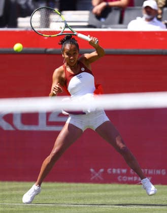 2026 HSBC Tennis Championships, Queens Club, London, UK - 09 06 2026 Leylah Fernandez (CAN) in action during her first round match agianst Katie Boulter (GBR) in the HSBC 2026 Championships at Queens Club in London London Queens Club London GBR Copyright: xMarkxGreenwoodx