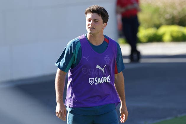 Training of the Portuguese national football team in the football city of Oeiras Portugal, June 9, 2026, in Alges, Portugal Joao Neves Portugal ,15 Copyright: HMBxMedia FernandoxSoares
