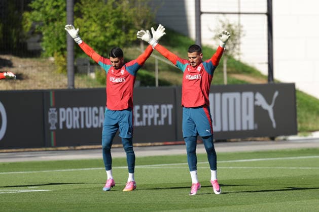 Training of the Portuguese national football team in the football city of Oeiras Portugal, June 9, 2026, in Alges, Portugal goalkeeper Rui Silva Portugal ,22 , goalkeeper Ricardo Velho Portugal , Copyright: HMBxMedia FernandoxSoares