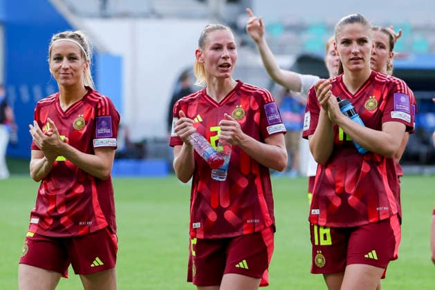 Kathrin Hendrich Germany , Sarai Linder Germany and Melissa Koessler Germany cheer, FIFA Women s World Cup 2027 Qualifier, Slovenia v Germany, Stadion Stozice on June 09, 2026 in Ljubljana, Slovenia Photo by Marco Steinbrenner DeFodi Images Kathrin Hendrich Germany , Sarai Linder Germany and Melissa Koessler Germany cheer, FIFA Women s World Cup 2027 Qualifier, Slovenia v Germany, Stadion Stozice, June 9, 2026 in Ljubljana, Slovenia Photo by Marco Steinbrenner DeFodi Images