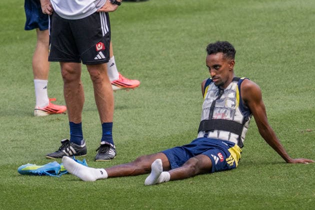 260609 Taha Ali of the Swedish national football team in a cooling vest at a training session during day 2 of the FIFA World Cup 2026 on June 9, 2026 in Dallas Photo Petter Arvidson BILDBYRAN kod PA PA1225 fotboll football soccer fotball vm fotbolls vm fotball vm fotbolls vm 2026 fifa world cup 2026 träning practice training sverige sweden sverige a day 2 bbeng  Copyright: PETTERxARVIDSON BB260609PA131