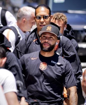 KANSAS - Virgil van Dijk or the Netherlands and Memphis Depay or the Netherlands arrive at the Cascade Hotel on June 9, 2026, in Kansas City. The Dutch national team, Nationalteam is preparing for the 2026 World Cup. ROBIN VAN LONKHUIJSEN ANP xVIxANPxSportx xxANPxIVx 560589352 originalFilename: 560589352.jpg