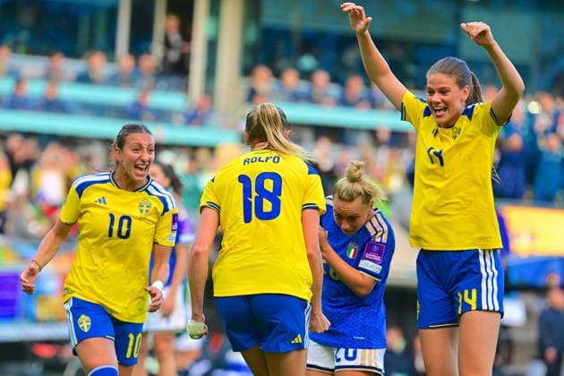 Gamla Ullevi GOTHENBURG, SWEDEN - JUNE 9: Fridolina Rolfo of Sweden , Rosa Kafaji of Sweden and Bella Andersson of Sweden celebrates goal in the World Cup 2027 qualifier match between Sweden and Italy at Gamla Ullevi on June 9, 2026 in Gothengurg, Sweden. (Peter Sonander SPP)  Copyright: xPeterxSonander SPPx Sportspressphoto_SPR164062