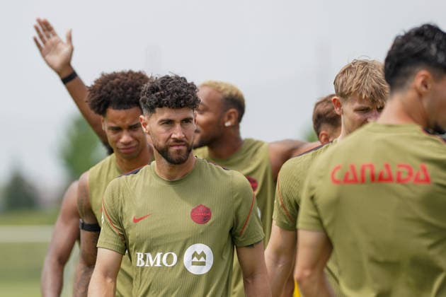 Canada Training Day - 2026 FIFA World Cup, WM, Weltmeisterschaft, Fussball Jonathan OSORIO 21 of Canada national football team warms-up during the training day, ahead the 2026 FIFA World Cup Group B match against Bosnia and Herzegovina at TorontoFC Training Ground. on June 9, 2026 in Toronto, Canada. (Photo by Leonardo Ramirez Eyepix Group) Copyright: xLeonardoxRamirezx xEyepixxGroupx LR09062026-00069