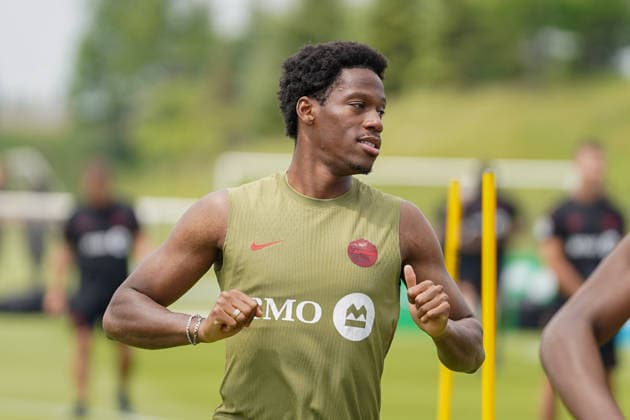 Canada Training Day - 2026 FIFA World Cup, WM, Weltmeisterschaft, Fussball Jonathan DAVID 10 of Canada national football team warms-up during the training day, ahead the 2026 FIFA World Cup Group B match against Bosnia and Herzegovina at TorontoFC Training Ground. on June 9, 2026 in Toronto, Canada. (Photo by Leonardo Ramirez Eyepix Group) Copyright: xLeonardoxRamirezx xEyepixxGroupx LR09062026-00103