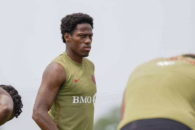 Canada Training Day - 2026 FIFA World Cup, WM, Weltmeisterschaft, Fussball Jonathan DAVID 10 of Canada national football team warms-up during the training day, ahead the 2026 FIFA World Cup Group B match against Bosnia and Herzegovina at TorontoFC Training Ground. on June 9, 2026 in Toronto, Canada. (Photo by Leonardo Ramirez Eyepix Group) Copyright: xLeonardoxRamirezx xEyepixxGroupx LR09062026-00257