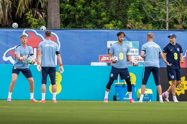 FIFA World Cup, WM, Weltmeisterschaft, Fussball 2026 preparations - England training session England s goalkeeper Jordan Pickford (L) and teammates attend a training session in Palm Beach Gardens, Florida, USA, 09 June 2026. England are drawn in Group L of the upcoming FIFA World Cup 2026 starting on 11 June 2026 and running until 19 July 2026. PALM BEACH GARDENS FLORIDA United States  Copyright: xCRISTOBALxHERRERA-ULASHKEVICHx