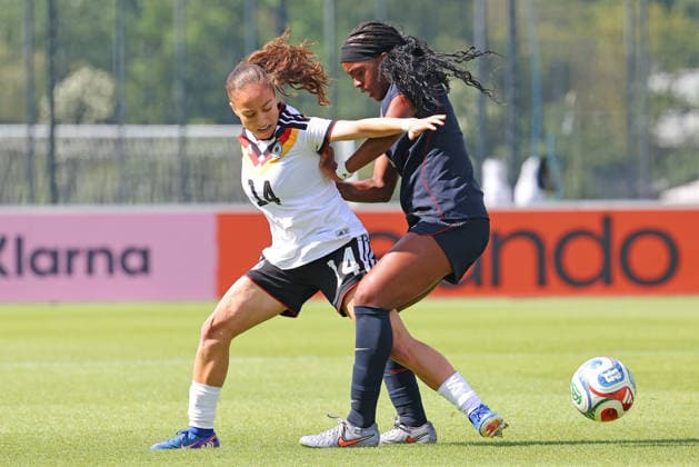 Frankfurt, Germany 09 June 2026 U19 Womens National Team 2026 Test Match Germany vs USA Pictured from left in duel Ela Demirbas Germany vs Jaida McGrew USA DFL DFB regulations prohibit any use of photographs as image sequences and or quasi video DFB Campus Hessen Copyright: xFotostandx xRacochax