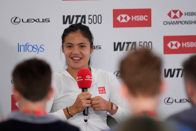 HSBC Championships - Day 2 - Emma Raducanu (GBR) press conference, PK, Pressekonferenz Emma Raducanu of Great Britain speaks with the media after winning her Round of 32 match at The HSBC Championships 2026 women s tennis tournament at The Queen s Club in London, England, on June 9, 2026. London United Kingdom  Copyright: xOwenxHammondx originalFilename:hammond-thehsbcc260609_npj4T.jpg