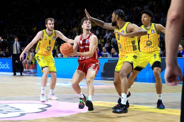 DEU, easyCredit BBL, ALBA vs Bamberg, 09 06 2026, Max Schmeling Halle, Berlin, DEU, easyCredit BBL, ALBA vs Bamberg, pictured MALTE DELOW ALBA Berlin 6 , J Wan Roberts ALBA Berlin 13 , Jack Kayil ALBA Berlin 7 , Zachary Ensminger Bamberg 1 nordphotoxGmbHx xEngler nph00076