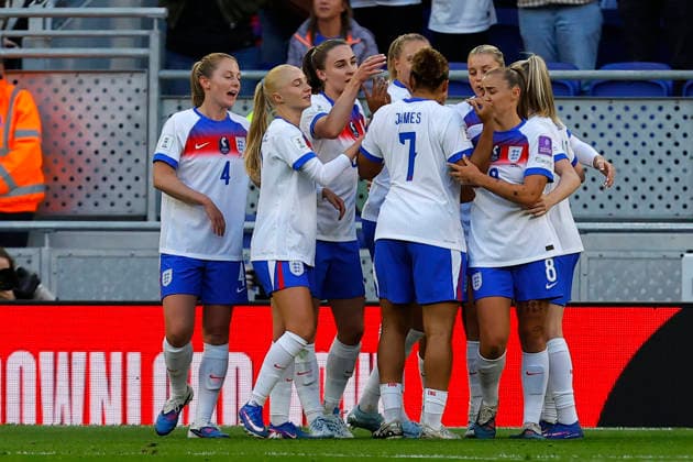 England Women v Ukraine Women, Liverpool, UK - 9 June 2026 Goal celebrations for Jess Carter of England during the FIFA Women™s World Cup 2027 qualifying group match between England and Ukraine at Hill Dickinson Stadium on 9 June 2026 in Liverpool, England (Photo by Steve Taylor PPAUK) Bramley-Moore Dock Hill Dickinson Stadium Liverpool England Copyright: xStevexTaylor PPAUKx PPA-280583