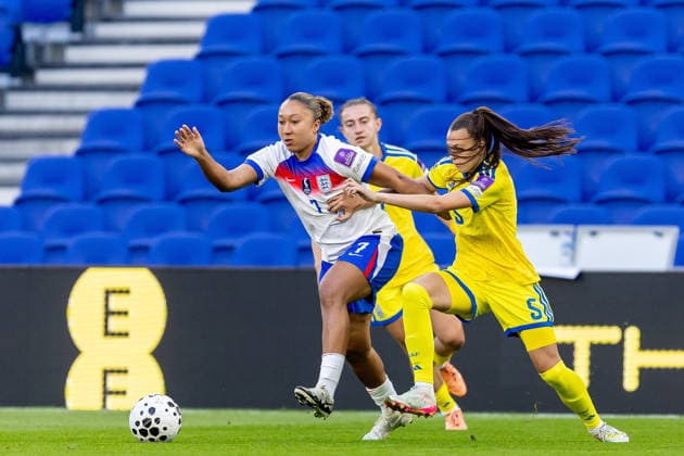 England Women v Ukraine Women, Women s World Cup Qualifier England Women forward Lauren James (7) battles for possession during the Women s World Cup Qualifier match between England Women and Ukraine Women at Hill Dickinson Stadium, Liverpool, UK on 9 June 2026. Liverpool Hill Dickinson Stadium Merseyside UK Editorial use only , Copyright: xManjitxNarotrax PSI-24380-0015