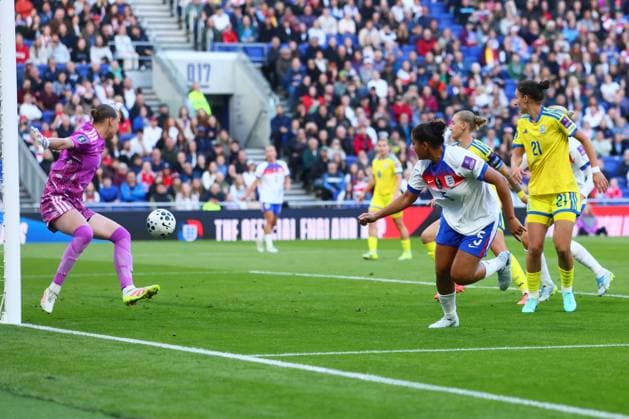 Jessica Carter of England scoring to make it 1-0 England Women v Ukraine Women, FIFA 2027 Women s World Cup Qualifying, Football, Hill Dickinson Stadium, Liverpool, UK - 09 Jun 2026Liverpool Hill Dickinson Stadium United Kingdom EDITORIAL USE ONLY No use with unauthorised audio, video, data, fixture lists, club league logos or live services. Online in-match use limited to 120 images, no video emulation. No use in betting, games or single club league player publications. Copyright: xPaulxCurrie Shutterstockx 16919205ah
