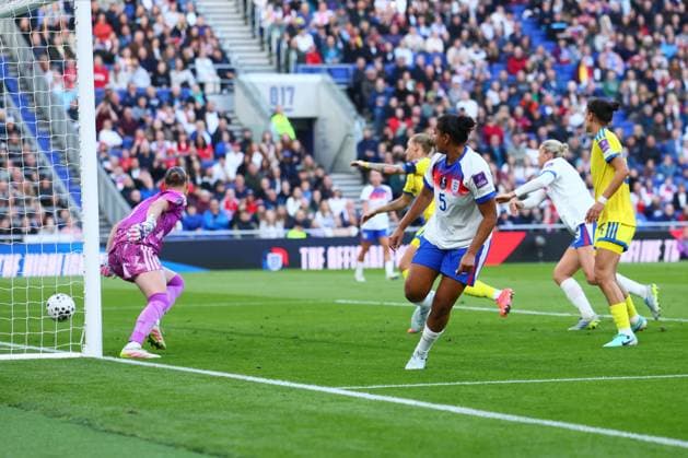 Jessica Carter of England scoring to make it 1-0 England Women v Ukraine Women, FIFA 2027 Women s World Cup Qualifying, Football, Hill Dickinson Stadium, Liverpool, UK - 09 Jun 2026Liverpool Hill Dickinson Stadium United Kingdom EDITORIAL USE ONLY No use with unauthorised audio, video, data, fixture lists, club league logos or live services. Online in-match use limited to 120 images, no video emulation. No use in betting, games or single club league player publications. Copyright: xPaulxCurrie Shutterstockx 16919205ai