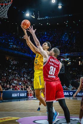 Basketball Berlin 019 06 2026 Season 2025 2026 EasyCredit BBL 1 Bundesliga Men, Men Playoffs Semifinal Game 5 Alba Berlin BMA365 Bamberg Baskets Michael Rataj Alba Berlin, No 21 Daniel Keppeler Bamberg, No 31